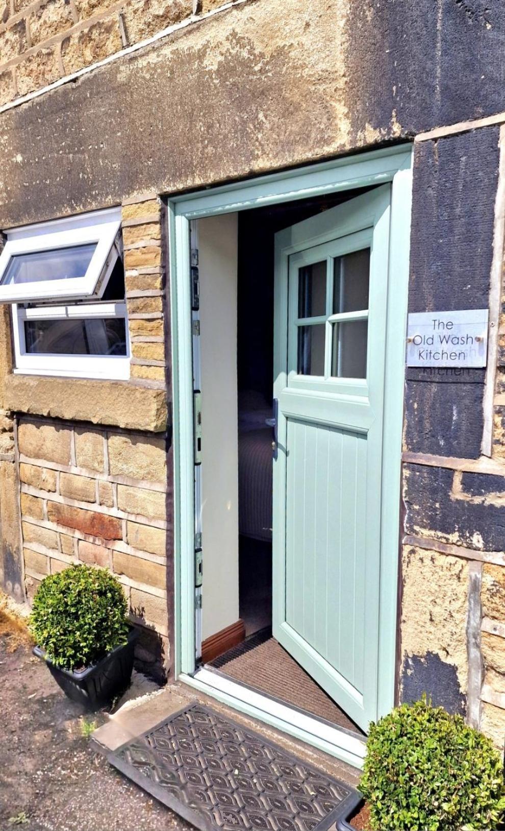 The Old Wash Kitchen - Charming Character Cottage In Holmfirth, Yorkshire Экстерьер фото